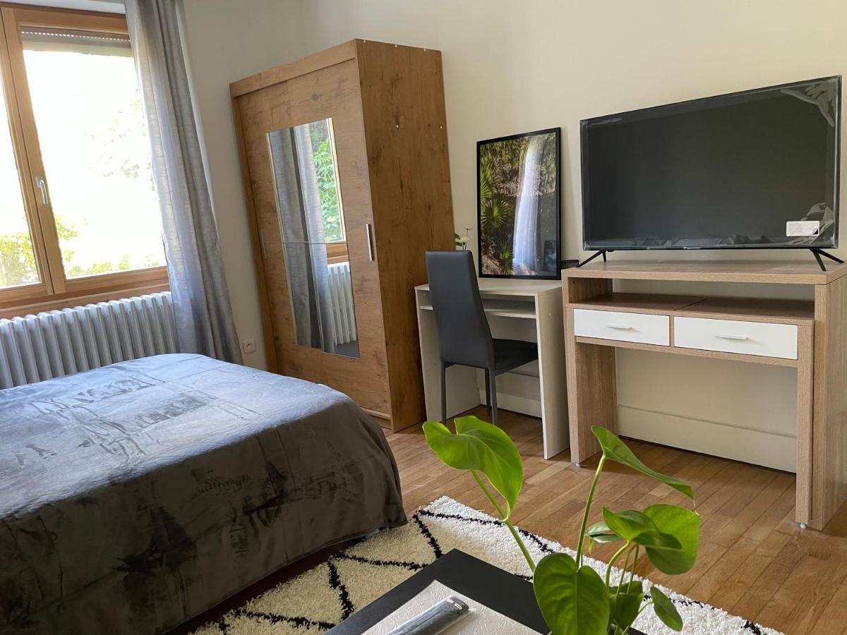Chambre Privee Vue Sur Le Jardin Proche Centre Ville Besancon Exterior photo